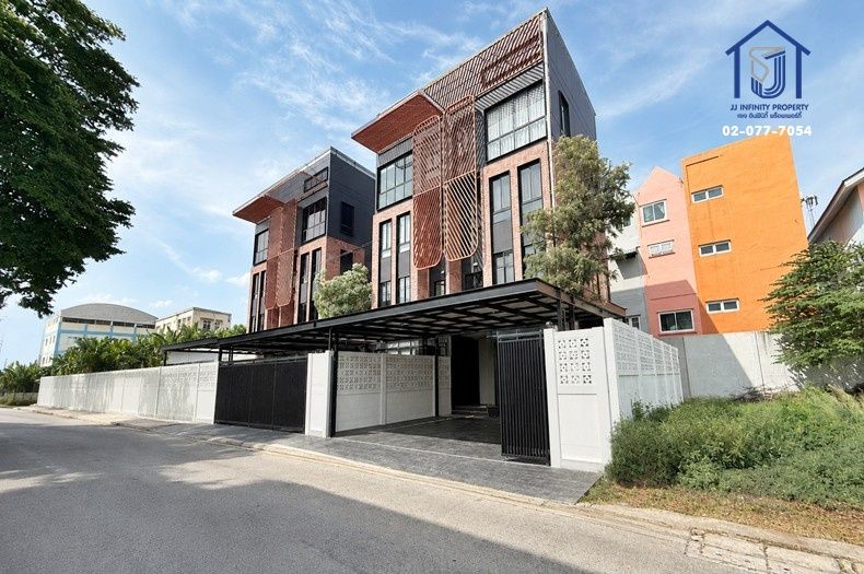 - ขายบ้านแฝด 3.5 ชั้น BRIT LOFT (เกษตร-นวมินทร์) ถนนประเสริฐมนูกิจ ซอยลาดปลาเค้า 34 ใกล้มหาวิทยาลัยเกษตรศาสตร์