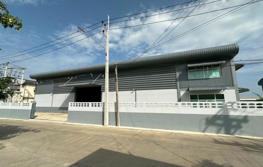 - โรงงานให้เช่า(11-12) พื้นที่ใช้สอย 1,000 ตร.ม. ต.หน้าไม้ อ.ลาดหลุมแก้ว จ.ปทุมธานี