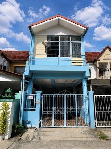- ขายทาวน์เฮ้าส์ 2 ชั้น หมู่บ้านดาวเรือง ปทุมธานี ต่อเติมครบ พร้อมอยู่ ราคาเพียง 1.35 ล้าน
