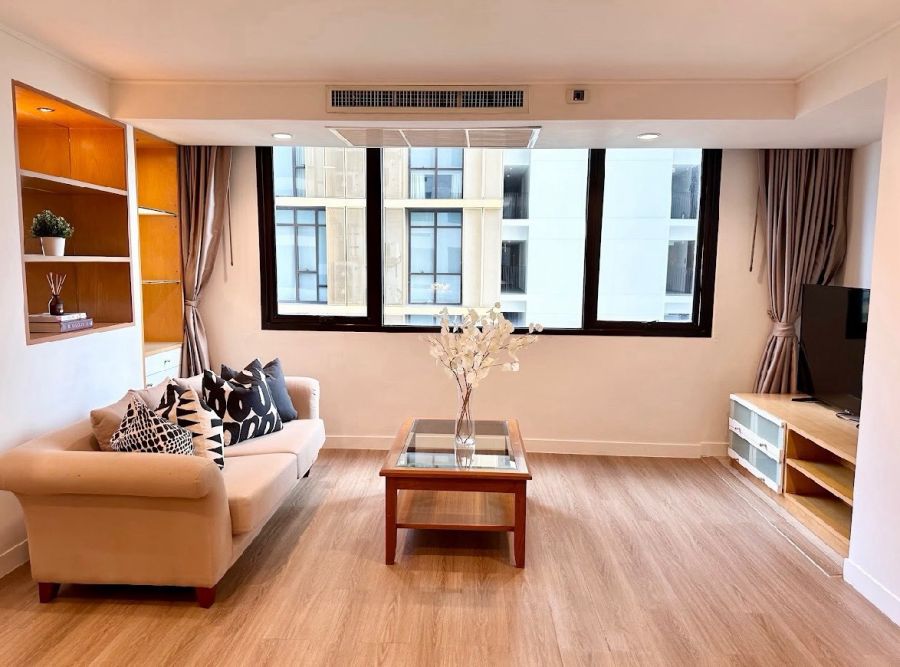 - For rent The Royal Place 1 -BTS Ratchadamri เดอะ รอยัล เพลส 1 ราชดำริ