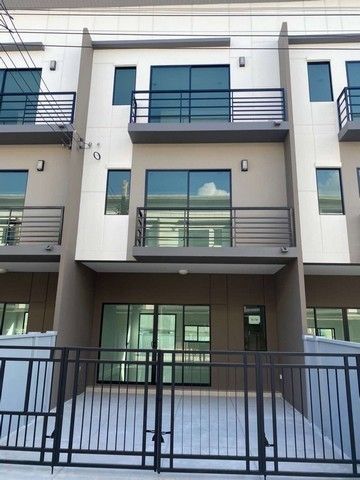 - ให้เช่าทาวโฮม3ชั้น โครงการบ้านกลางเมืองรามอินทรา ซอยกาญจนาภิเษก6ทับ1ใกล้ปัญญามาร์เก็ต,แฟชั่นไอส์แลนด์, เดอะ พรอมานาด