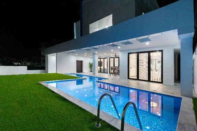 - ให้เช่า Luxury Pool Villa 5 ห้องนอน ติดหาดจอมเทียน เดินเพียง 1 นาที