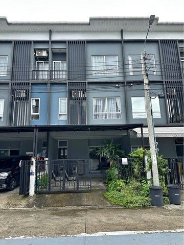 - ให้เช่าทาวโฮม3ชั้น เลี้ยงสัตว์ได้ ซอยพัฒนาชนบท3 ลาดกระบัง หมู่บ้านสัมมากร อเวนิวสุวรรณภูมิ