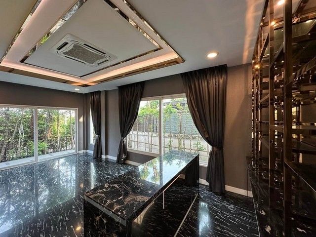 - ขายบ้านเดี่ยวติดถนนบรมราชชนนีใกล้ Central Salaya, ตลาดสดธนบุรี และใกล้ ม.มหิดล ศาลายา สุดหรู หลังมุมโครงการหมู่บ้าน เดอะ แกรนด์ ปิ่นเกล้า