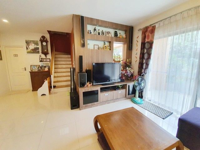 - ให้เช่าบ้านเดี่ยว ชลลดา สุวรรณภูมิ หลังมุม 3 นอน 3 น้ำ ขนาด 67 ตรว.
