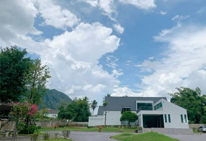 - ให้เช่าบ้านสวยเขาใหญ่ เนื้อที่ 3,000 ตารางวา 4 ห้องนอน ตำบลหมูสี อำเภอปากช่อง จังหวัดนครราชสีมา