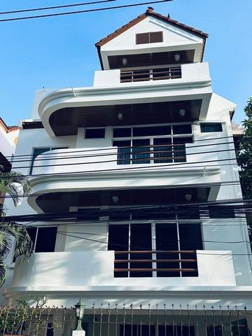 - ให้เช่าบ้านเดี่ยวสุขุมวิท 31 ใกล้ BTS พร้อมพงษ์ 5 นอน 5 น้ำ มีสวน ราคา 120000 บาท