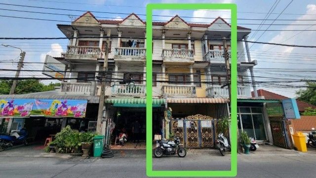 - ขายอาคารพาณิชย์ 3 ชั้น รีโนเวทใหม่ พร้อมเปิดกิจการและพักอาศัย ซอยรามอินทรา 19 (สุขาภิบาล 2)
