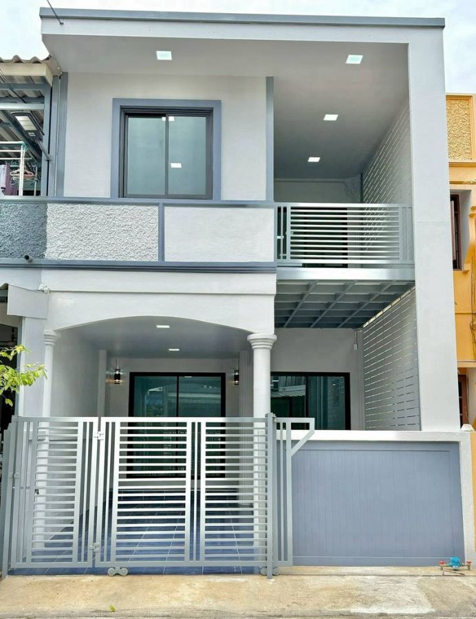 - ขายทาวน์เฮ้าส์ 2 ชั้น หมู่บ้านสรรทัศน์ธานี 2 (หลังกองสลาก) ซอยทรายทอง 9/2 เนื้อที่ 20 ตารางวา 3 ห้องนอน ตำบลท่าทราย อำเภอเมืองนนทบุรี นนทบุรี