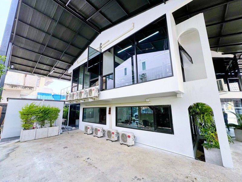 - MRT สุทธิสาร 2.45กม. ให้เช่าอาคารสำนักงาน 2 ชั้น ย่านรัชดา ลาดพร้าว 4นอน 100ตร.ว. 520ตร.ม. พร้อมลานจอดรถได้ 12 คัน MRT โชคชัย4 1.86 กม.