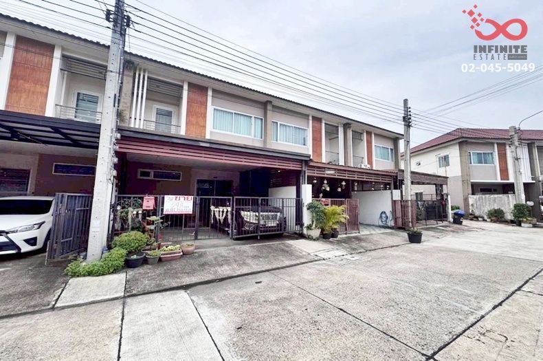 - ขายทาวน์โฮม 2 ชั้น 29 ตร.ว. ถนนฉลองกรุง บ้านราชพฤกษ์ สุวรรณภูมิ - ลาดกระบัง ใกล้นิคมอุตสาหกรรมลาดกระบัง