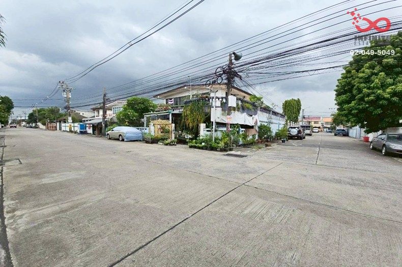 - ขายบ้านเดี่ยว 2 ชั้น หมู่บ้าน ต.รวมโชค 79 ตร.ว. หลังมุม โชคชัย 4 ซอย 56 ใกล้ MRT โชคชัย 4