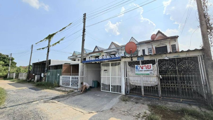 - ประกาศขาย ทาวน์เฮ้าส์ 2 ชั้น 30.9 ตร.ว ถ.กลางเมืองขอนแก่น เพียง 1.20 ล้าน