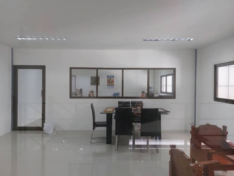 - ขายโรงงานพร้อมเครื่องจักรฉีดพลาสติก 5 เครื่อง | ที่ดิน 2 ไร่ | บางปะกง ฉะเชิงเทรา