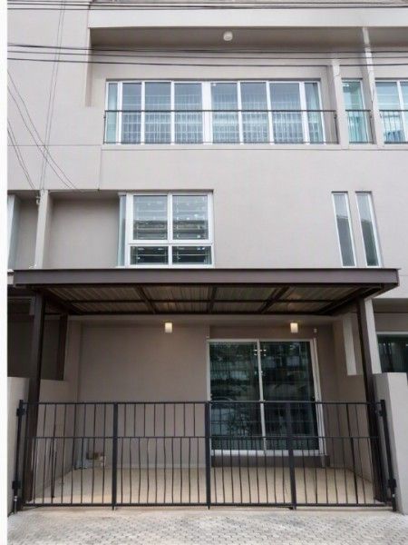 - มสธ. โรงแรมโนโวเทล ทาวน์โฮม 3 ชั้น 3 นอน 3 น้ำ ใกล้ MRT อิมแพ็ค เมืองทองธานี 400 ม. 19ตร.ว. 230ตร.ม. สุโขทัยธรรมาธิราช 900 ม.