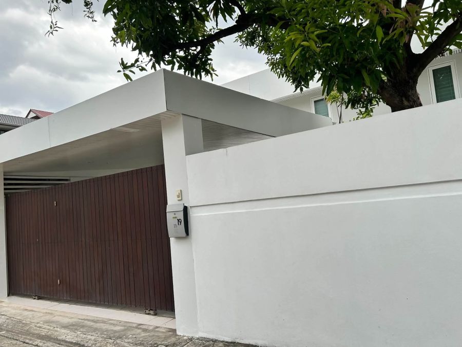 - ให้เช่า บ้านเดี่ยว / Home Office พระราม 9 ซอย 43 แยก 15 รีโนเวทใหม่ แอร์ทั้งหลัง พร้อมอยู่ ราคา 40,000 บาท/เดือน