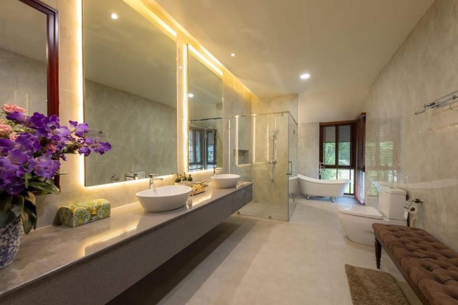 - บ้านหรูหลังใหญ่สังคมส่วนตัวทำเลดีใกล้เมืองและรร.นานาชาติ