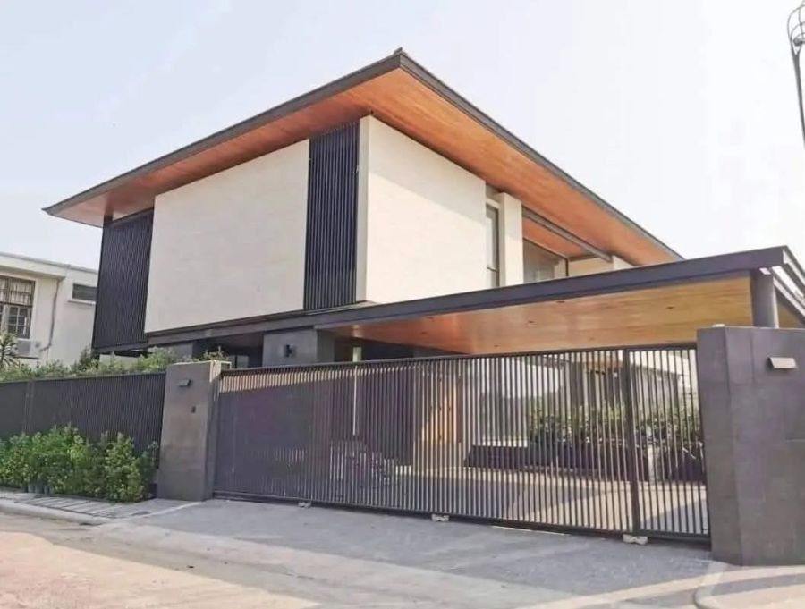 - ให้เช่าบ้านเดี่ยวหรู Evergreen Ville บางนา กม.5 ที่ดิน 156 ตร.ว. 4 ห้องนอน 5 ห้องน้ำ พื้นที่ 610 ตร.ม. ราคา 250000 บาท