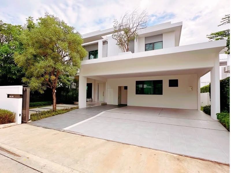 - ให้เช่าบ้านเดี่ยวหรู มัณฑนา บางนา กม.15 4 ห้องนอน 5 ห้องน้ำ พื้นที่ใช้สอย 240 ตร.ม. ใกล้ Central Village ราคา 130000 บาท