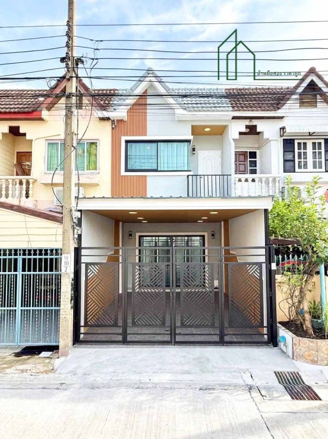 - บ้านทาวน์เฮาส์รีโนเวทใหม่ทั้งหลัง พร้อมเข้าอยู่ ซอยสวนผัก 19 ตลิ่งชัน ถนนพุทธมณฑลสาย 1