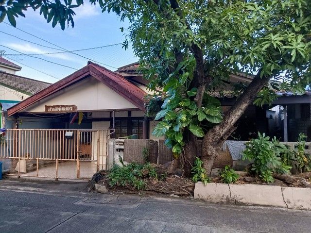 - บ้าน - ใหญ่ขนาด 0 RAI 0 งาน 28 ตรว. 2ห้องนอน1BATHROOM 1950000 - ไม่ไกลจาก ใกล้สถานีรถไฟฟ้าสายสีส้ม-น้อมเกล้า สภาพเยี่ยม! กรุงเทพ