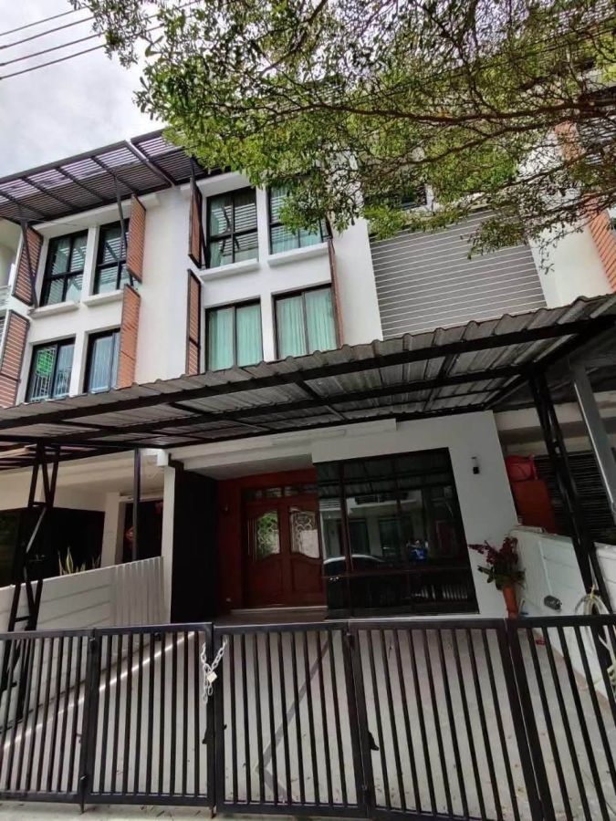 - ให้เช่า ทาวน์โฮม 3 ชั้น โครงการ อารียา แมนดารีนา สุขุมวิท 77 ติดถนนอ่อนนุช ราคา39,000 บาท/เดือน