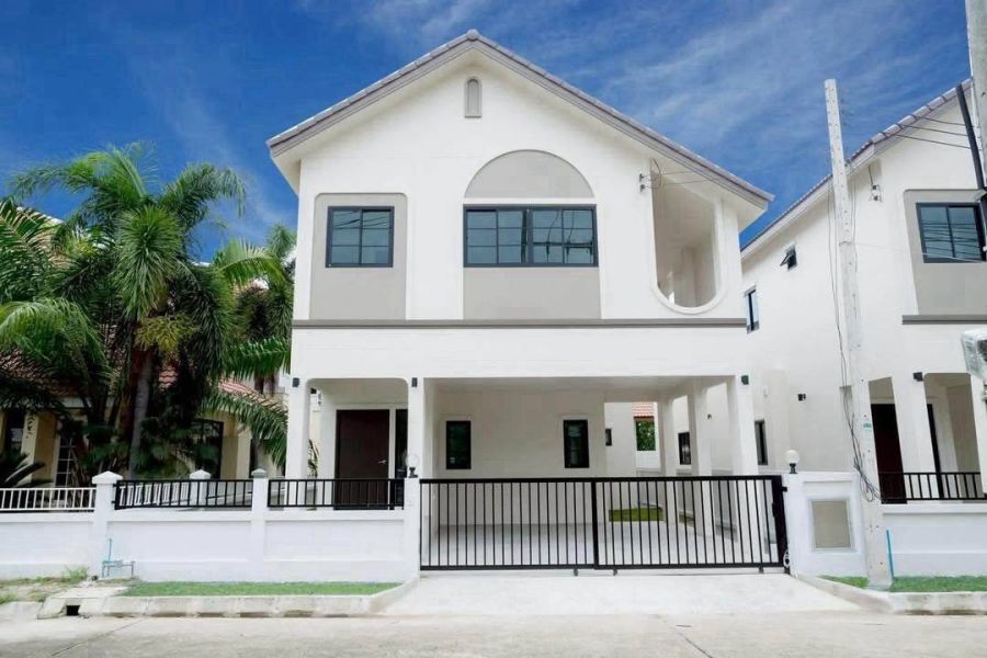 - บ้านใหม่ พร้อมเฟอร์นิเจอร์ พร้อมเข้าอยู่ โครงการกุลพันธ์วิลล์ 9 อ.หางดง เชียงใหม่