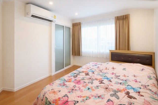 - รพ.พริ้นซ์ สุวรรณภูมิ 700 ม. ลุมพินี เมกะซิตี้ บางนา อาคาร D ชั้น 7 ให้เช่าคอนโด 1 นอน 1 น้ำ เดอะกลาส มาร์เก็ต บางนา 500 ม. 23 ตร.ม.