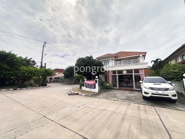 - ขายบ้านเดี่ยวหลังมุม หมู่บ้านชวนชื่น วงแหวน อ่อนนุช เนื้อที่ 75 ตร.ว. พร้อมเข้าอยู่