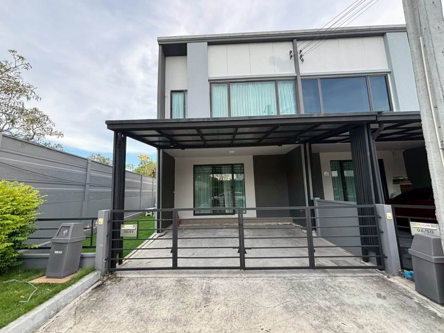- ขาย บ้านทาวน์โฮม หมู่บ้านพลีโน่ บางนา-วงแหวน