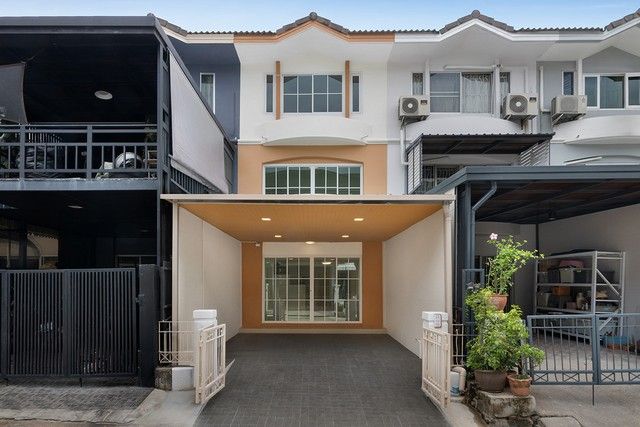 - ทาวน์โฮม 3 ชั้น หมู่บ้านศุภาลัยวิลล์ รัตนาธิเบศร์รีโนเวทใหม่