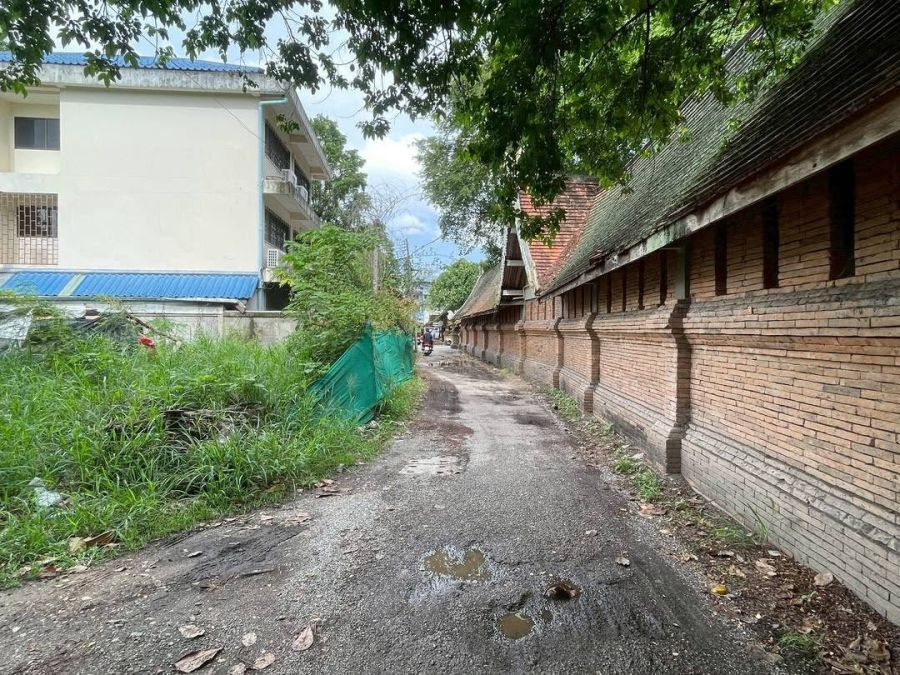 - โอกาสทอง! ขายที่ดินแปลงสวยทำเลทอง ใจกลางเมืองเชียงใหม่ (ใกล้วัดโลกโมฬี & ตลาดช้างเผือก)