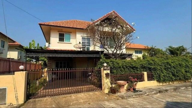 - ขายบ้านเดี่ยว 2 ชั้น เนื้อที่ 61 ตร.วา. โครงการหมู่บ้านศิริพรบ่อสร้าง สันกำแพง เชียงใหม่ ตกแต่งพร้อมอยู่แถมฟรีเฟอร์นิเจอร์
