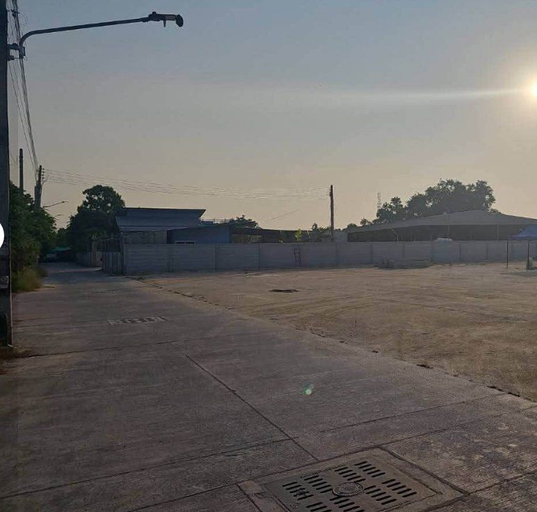 - ขายที่ดินบ้านสวน ถมแล้ว 1 ไร่ ซอยทุ่งสระ3 ใกล้ถนนบายพาส361-950เมตร อ.เมืองชลบุรี