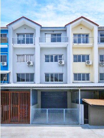 - นครนายก อาคารพาณิชย์ให้เช่า 3 ชั้นครึ่ง 2-3นอน ม.ศรีนครินทรวิโรฒ องครักษ์ 890ม. 3 น้ำ 18 ตร.ว. 250 ตร.ม. ใกล้รพ.องครักษ์ 2.8 กม.