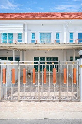 - MRT ศรีนครินทร์38 ถูกที่สุดในพระโขนง ทาวน์โฮม 2 ชั้น 2นอน สุขุมวิท 101/1 บางจาก 3น้ำ ให้เช่า รร.วชิรธรรมสาธิต 700 ม. 45ตร.ว. 180ตร.ม