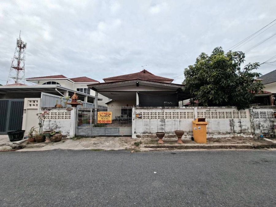- ขายบ้านเดี่ยว 2 ชั้น หมู่บ้าน ช.รุ่งเรือง6 บางบัวทอง นนทบุรี
