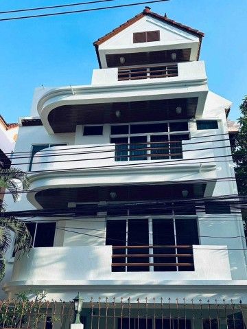 - บ้านเดี่ยวให้เช่า สวยมาก สุขุมวิท 31 พร้อมพงษ์ 40 ตร.ว 5 ห้องนอน 5 ห้องน้ำ