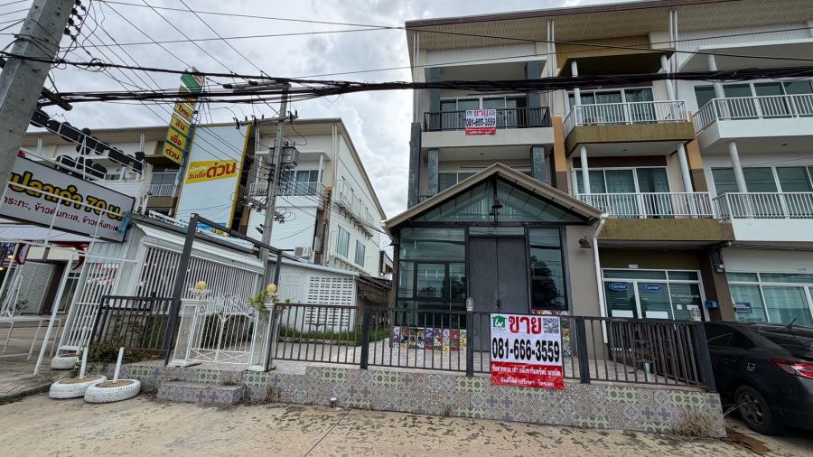 - ขาย อาคารพาณิชย์ติดถนนเพชรเกษม ชะอำ หลังใหญ่ 38 ตรวา . ใกล้ร้านขนมปังฝรั่งเศษ