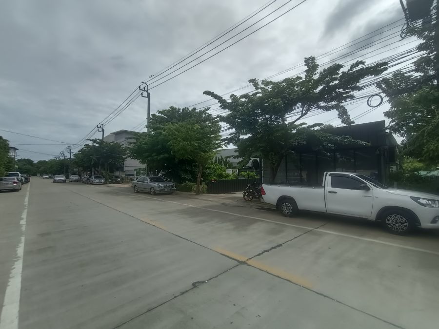 - ขายที่ดิน 119 ตร.ว. ติดถนนทุ่งมังกรและติดทุ่งมังกรซอย 6 ติดถนน 2 ด้าน เหมาะทำคาเฟ่ ออฟฟิศ โชว์รูม หรือร้านสะดวกซื้อ ฉิมพลี ตลิ่งชัน