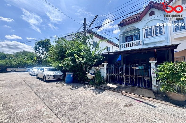 - ขายทาวน์เฮาส์ 2 ชั้น 24 ตร.ว. หมู่บ้านรังสิกร รามอินทรา - พระยาสุเรนทร์ 13 ใกล้รถไฟฟ้าสายสีชมพู สถานีบางชัน ขายถูก