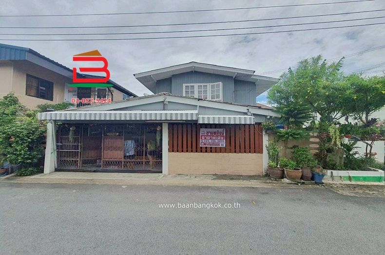 - ขาย/เช่า บ้านเดี่ยว หมู่บ้าน ปิ่นเจริญ 1 (ซอยสรณคมน์ 19) เนื้อที่ 30 ตรว. ใกล้สนามบินดอนเมือง ถนนสรงประภา แขวงสีกัน เขตดอนเมือง