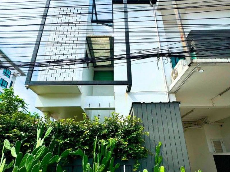 - ทาวน์โฮม 2 ชั้น Mobius Condo พร้อมเข้าอยู่ ให้ความรู้สึกเหมือนบ้าน ทำเล ใกล้ รพ.ลานนา นิมมาน เมญ่า เฟอร์นิเจอร์และเครื่องใช้ไฟฟ้า