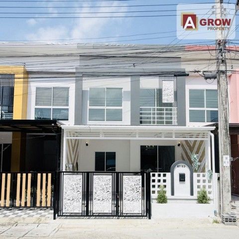 - หมู่บ้านเพ็ญศิริ 4 ซอยเลียบวารี25/1 ต้นซอย รีโนเวทใหม่ทั้งหลัง เฟอร์ฯครบ ตกแเต่งพร้อมเข้าอยู่