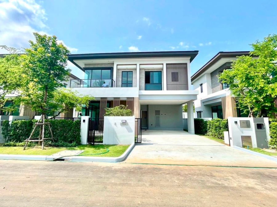 - ให้เช่า บ้านเดี่ยว2 ชั้น บางกอก บูเลอวาร์ด บางนา กม 5 (ทิศเหนือ ) พร้อมอยู่
