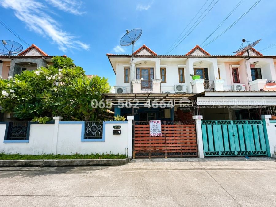 - ขายทาวน์เฮ้าส์ 2 ชั้น ถนนรามอินทรา109 ซอยพระยาสุเรนทร์45 หมู่บ้านเค.ซี.รามอินทรา6 พื้นที่ 24 ตรว. หลังมุม ใกล้แฟชั่นไอส์แลนด์