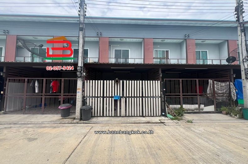 - ทาวน์เฮาส์ 2 ชั้น เนื้อที่ 16 ตร.ว. หมู่บ้านฉัตรไพลิน 2 (ใกล้แยกนพวงศ์) ถนนลาดหลุมแก้ว-ปทุมธานี ตำบลหน้าไม้ อำเภอลาดหลุมแก้ว ปทุมธานี