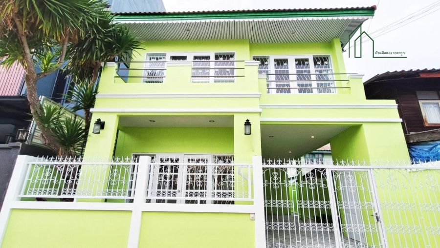- บ้านเดี่ยว ทำเลดี หมู่บ้านเปรมฤทัย 20 ซอยศรีนครินทร์ 48 ตรงข้ามพาราไดซ์พาร์ค