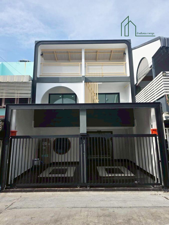 - ทาวน์โฮม 2 ชั้น หมู่บ้าน ทิพวัล 1 เทพารักษ์ ตกแต่งสวยพร้อมอยู่