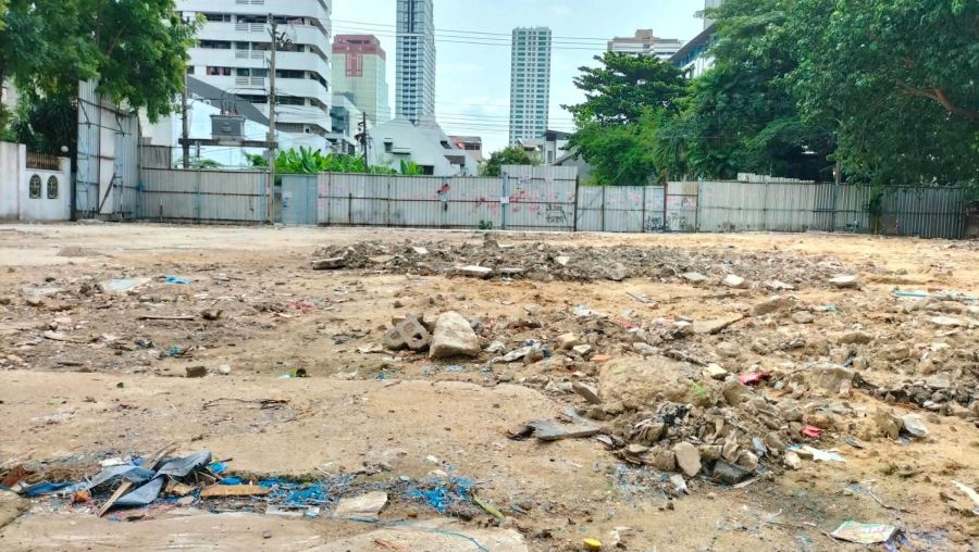 - ขายที่ดินทำเลดีซอยสุขุมวิท 13 พื้นที่ 393.6 ตร.วา 393.6 ล้านบาท ตร.วาละ 1 ล้านบาท ใกล้ BTSนานา